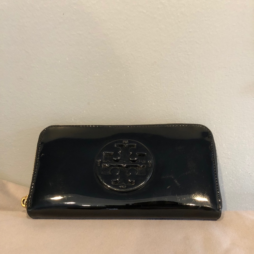 Tory Burch Patent Wallet